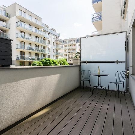 Czarnieckiego Apartment With Balcony Poznan By Noclegi Renters Exterior photo