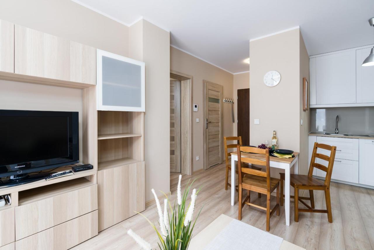 Czarnieckiego Apartment With Balcony Poznan By Noclegi Renters Exterior photo